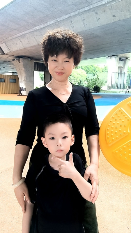 火凤凰的第一张照片--泰安相亲服务中心