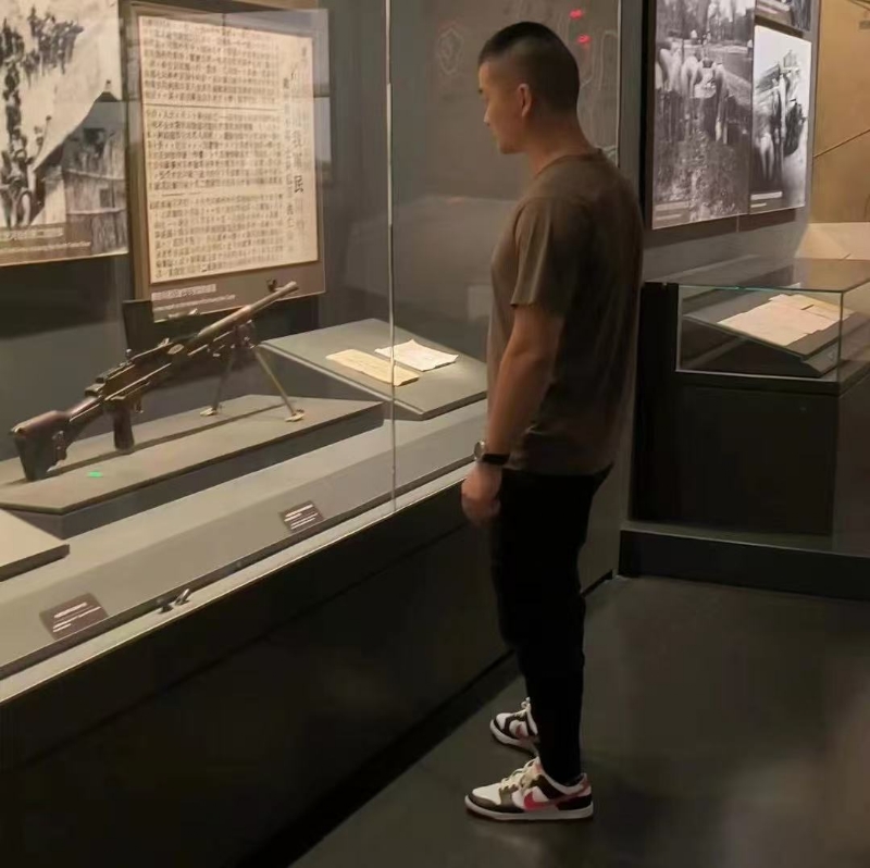 霸气的第一张照片--泰安相亲服务中心