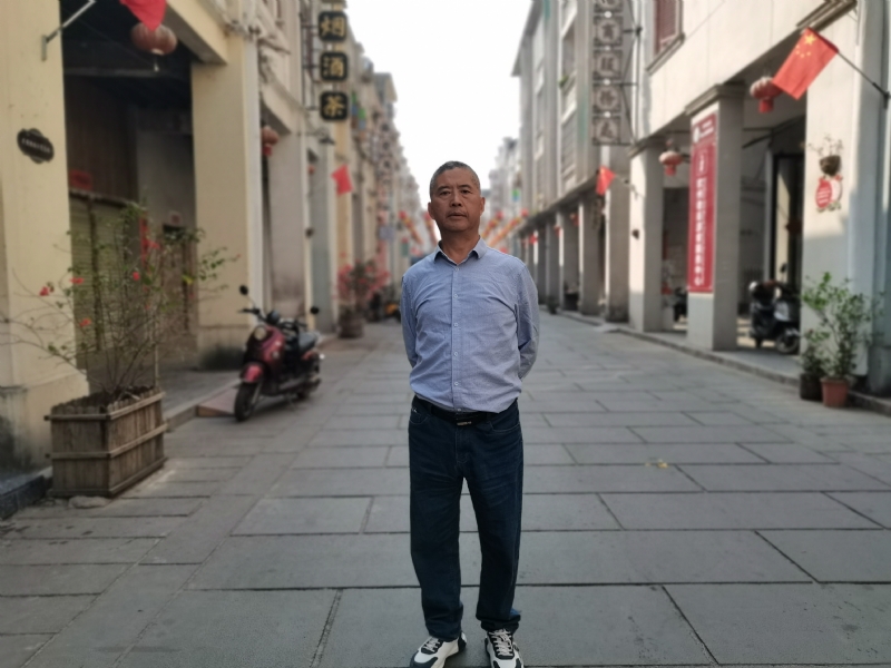 一粒尘埃的第一张照片--泰安相亲服务中心