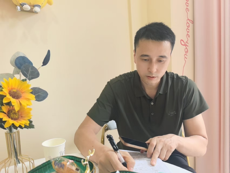 笑看一切的第二张照片--泰安相亲服务中心
