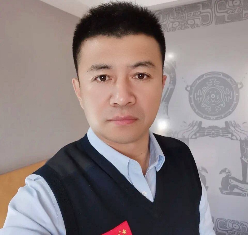 生在红旗下的第二张照片--泰安相亲服务中心