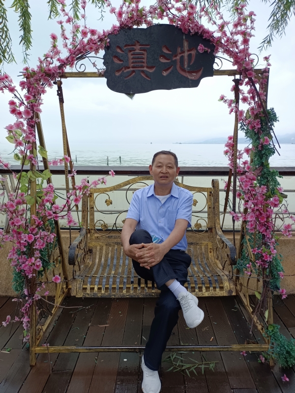 奋斗的第一张照片--泰安相亲服务中心