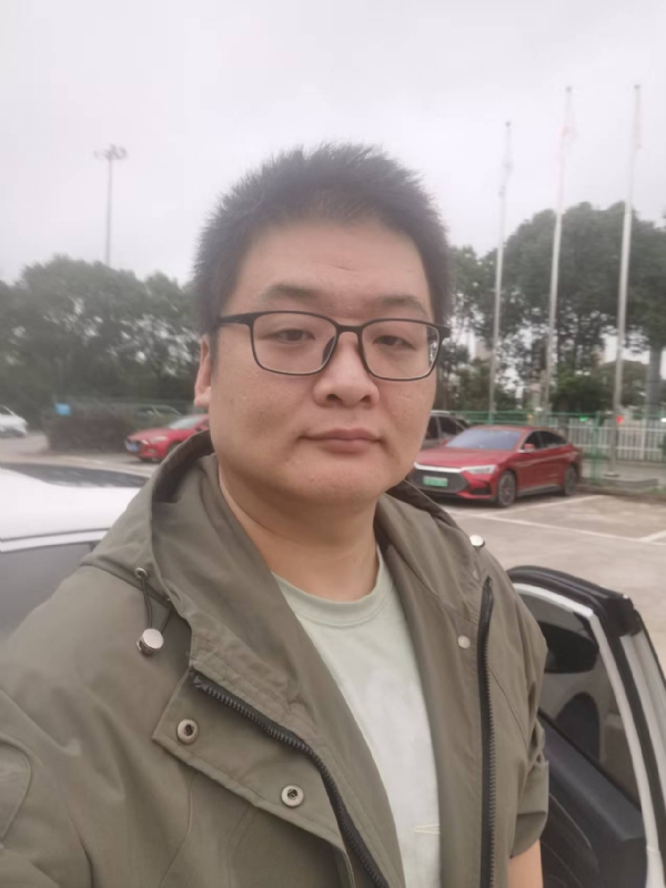Russell的第一张照片--泰安相亲服务中心