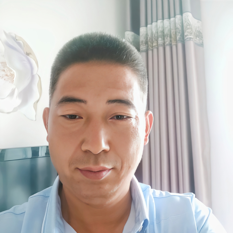 雨中漫步的第一张照片--泰安相亲服务中心