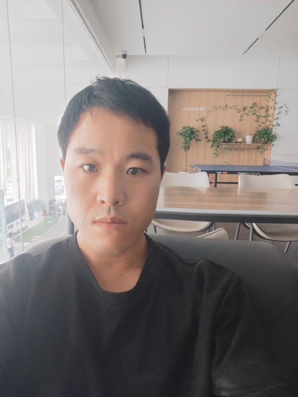 吊挂看风景的第一张照片--泰安相亲服务中心