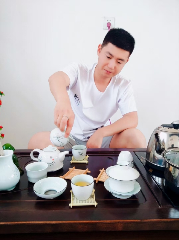 日月的第一张照片--泰安相亲服务中心