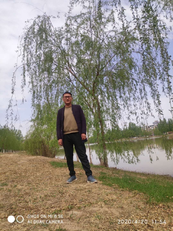 风中的烟头的第一张照片--泰安相亲服务中心