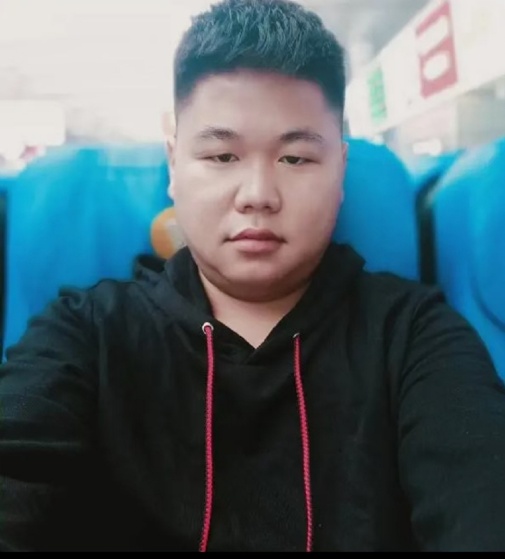 黄斌的第一张照片--泰安相亲服务中心