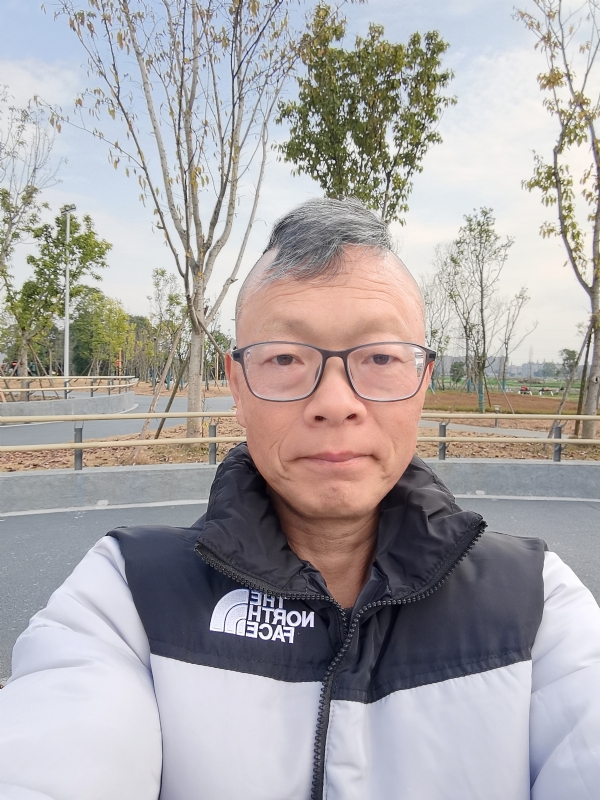 做喜欢的事的第一张照片--泰安相亲服务中心