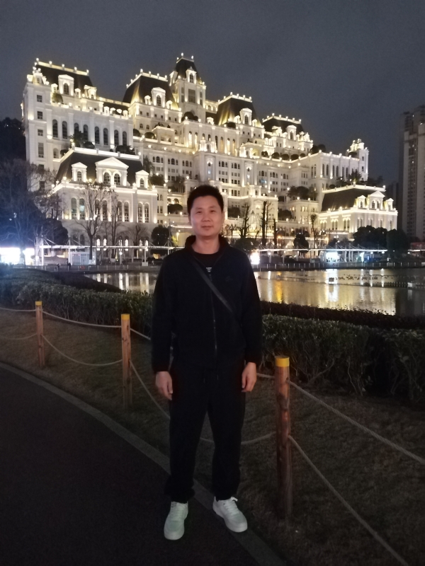 另一半的她的第三张照片--泰安相亲服务中心