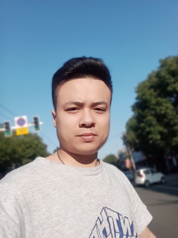 简简单单的第二张照片--泰安相亲服务中心