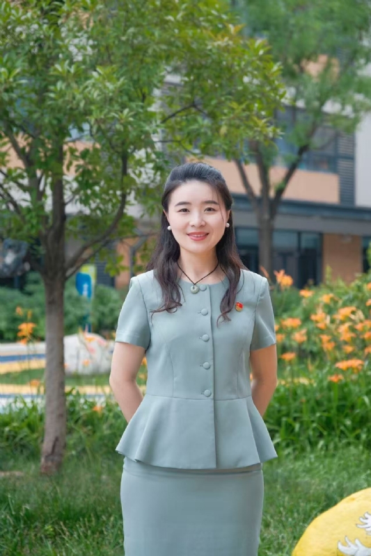 弯弯的第一张照片--泰安相亲服务中心